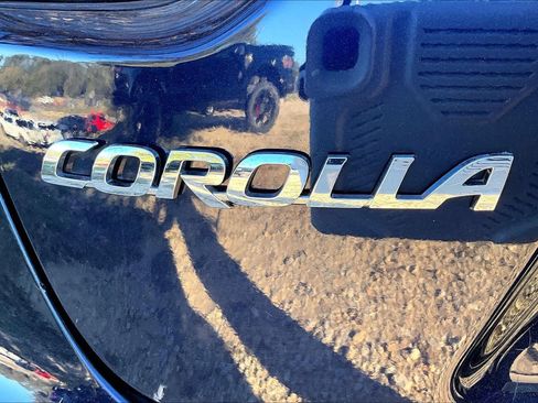 Used 2023 Toyota Corolla LE image 31