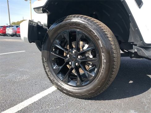 Used 2022 Jeep Wrangler Unlimited Sahara image 37