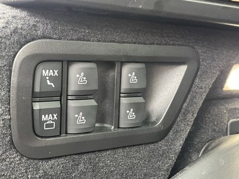 Used 2025 BMW X7 xDrive40i w/ M Sport Package image 27