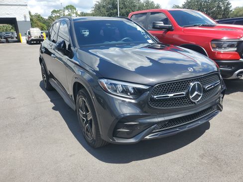 Used 2025 Mercedes-Benz GLC 300 image 2
