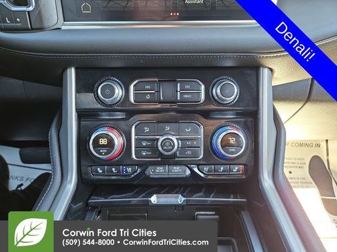 Used 2024 GMC Yukon XL Denali AWD/4WD image 25