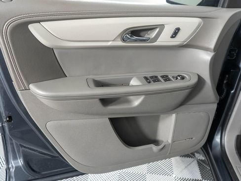 Used 2014 Chevrolet Traverse LT image 23