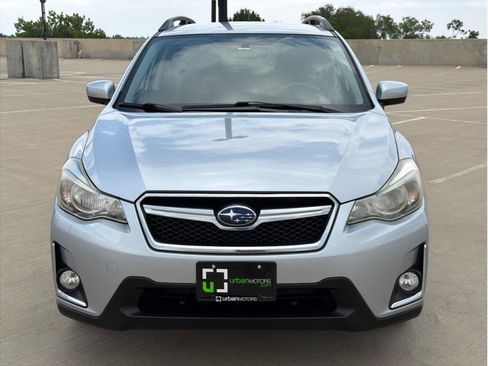 Used 2017 Subaru Crosstrek 2.0i Premium AWD/4WD image 2