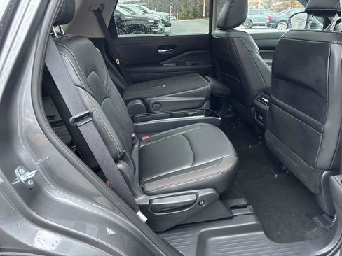 Used 2025 Nissan Pathfinder SL w/ SL Premium Package image 19