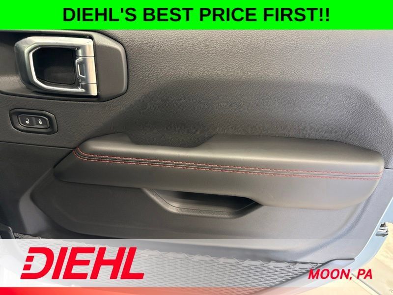 New 2026 Jeep Gladiator Rubicon w/ Steel Power Dome Hood Package AWD/4WD image 15