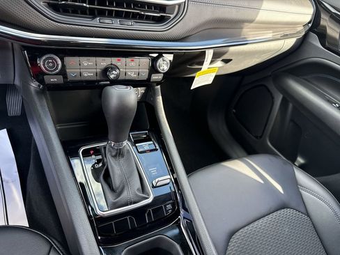 New 2026 Jeep Compass Latitude image 19