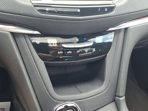 Used 2021 Cadillac XT5 Premium Luxury FWD image 26
