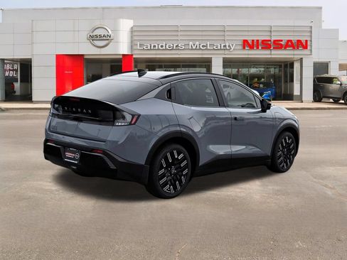 New 2026 Nissan Leaf Platinum+ w/ Cargo Package (Platinum+) FWD image 3