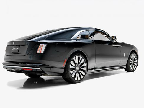 Used 2024 Rolls-Royce Spectre w/ Spectre Launch Package AWD/4WD image 2