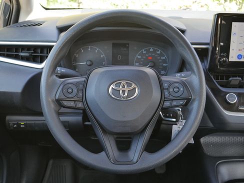 Used 2023 Toyota Corolla LE image 6