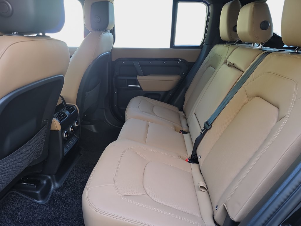 New 2026 Land Rover Defender 110 X-Dynamic SE AWD/4WD image 11
