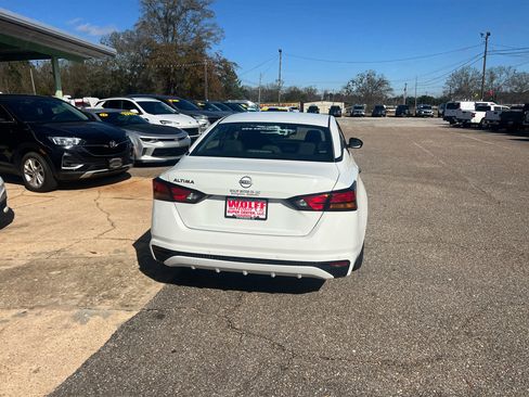 Used 2024 Nissan Altima 2.5 S image 8