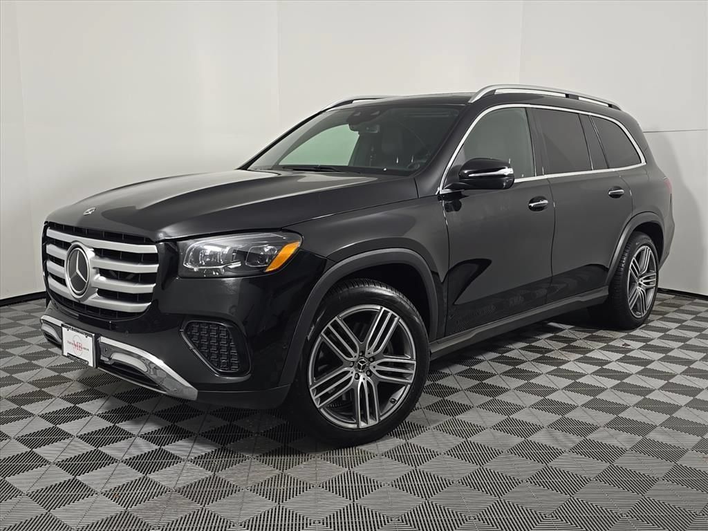 Used 2025 Mercedes-Benz GLS 450 4MATIC image 1