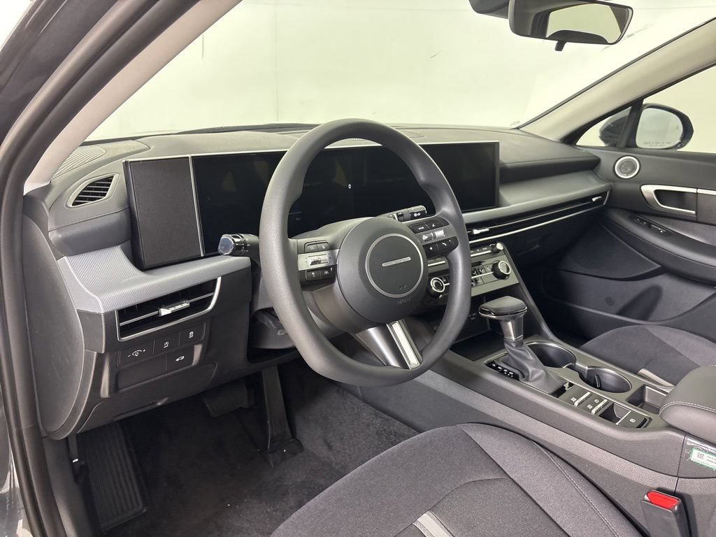 New 2026 Hyundai Sonata SE FWD image 17