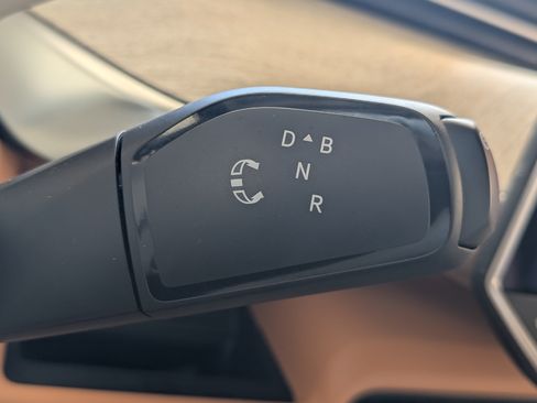 Used 2025 Volkswagen ID. Buzz 1st Edition AWD/4WD image 33