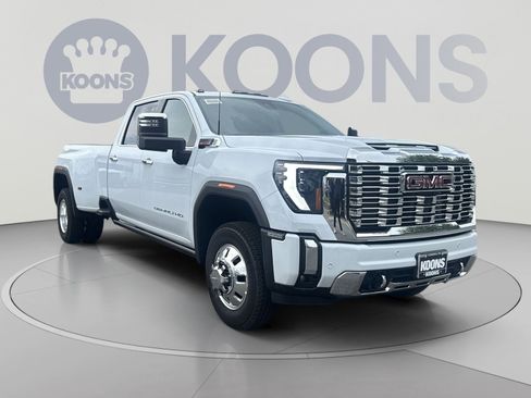 New 2026 GMC Sierra 3500 Denali w/ Denali Reserve Package AWD/4WD image 7