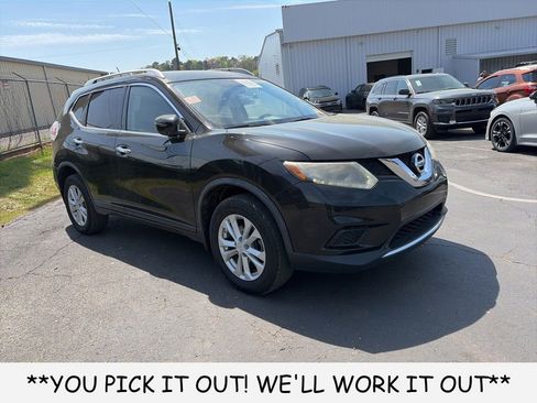 Used 2016 Nissan Rogue SV image 1