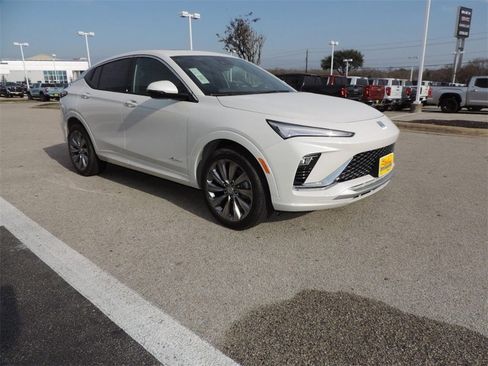 New 2026 Buick Envista Avenir image 3