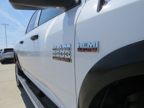 Used 2018 RAM 2500 Tradesman w/ Chrome Appearance Group AWD/4WD image 9