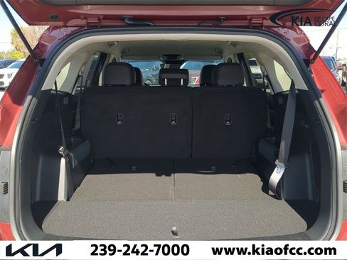 Used 2025 Kia Sorento S image 12