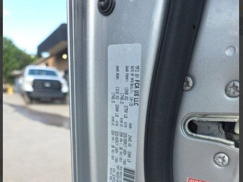 Used 2019 Dodge Journey SE image 26