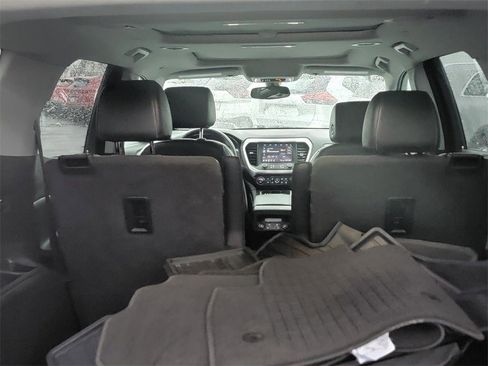 Used 2020 GMC Acadia SLT w/ Premium Package image 8