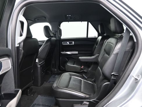 Used 2022 Ford Explorer Limited w/ Equipment Group 301A image 31