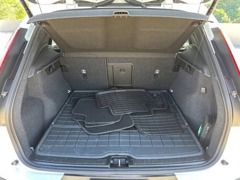Certified 2026 Volvo XC40 B5 Plus AWD/4WD image 35