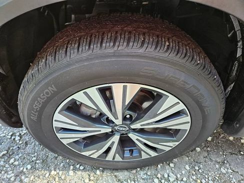 Used 2023 Nissan Rogue SV AWD/4WD image 22