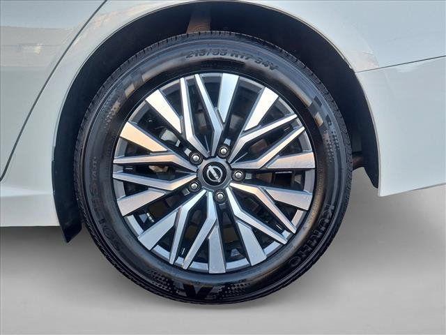 Used 2025 Nissan Altima 2.5 SV FWD image 22