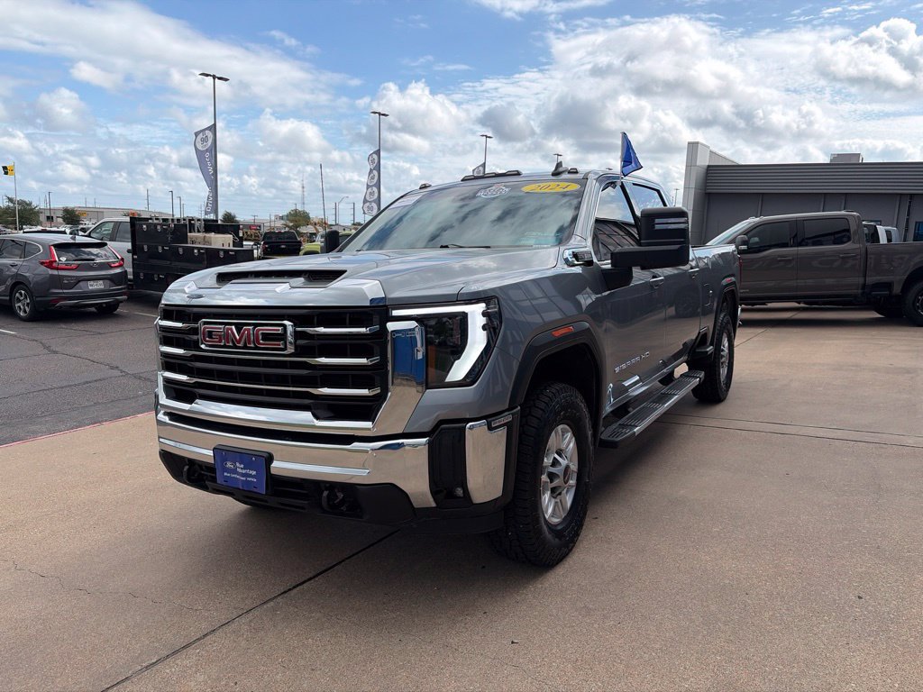 Used 2024 GMC Sierra 2500 SLE w/ SLE Convenience Package AWD/4WD image 4