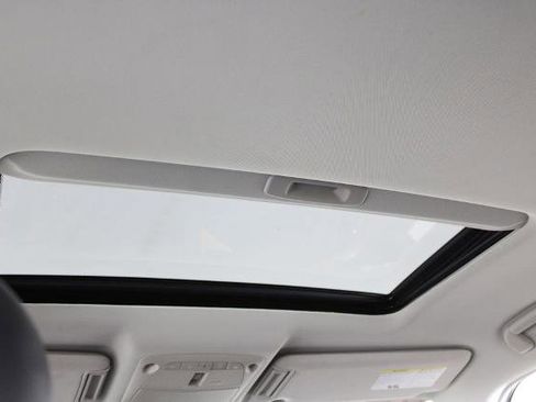 Certified 2023 Nissan Armada SL image 23