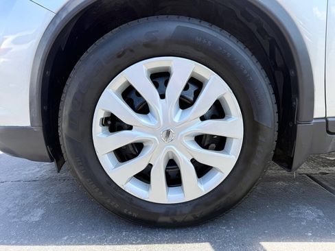 Used 2017 Nissan Rogue S FWD image 29