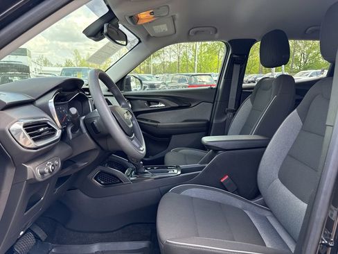 Used 2023 Chevrolet TrailBlazer LT w/ Convenience Package AWD/4WD image 9