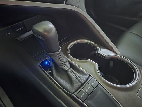 Used 2024 Toyota Camry SE w/ Cold Weather Package image 20