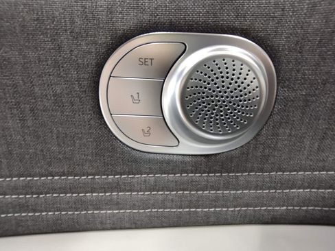 New 2026 Hyundai Elantra Limited image 18