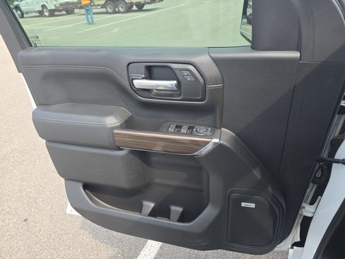 Used 2019 Chevrolet Silverado 1500 LT Trail Boss AWD/4WD image 27
