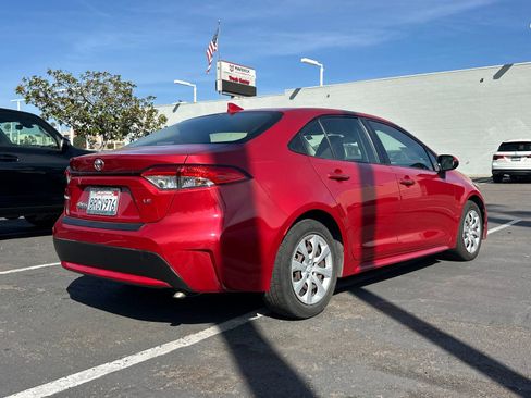 Used 2020 Toyota Corolla LE FWD image 3