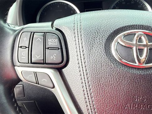 Used 2019 Toyota Highlander XLE image 7