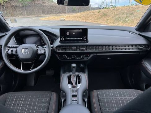 Used 2025 Honda HR-V Sport image 11