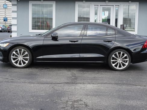 Used 2020 Volvo S60 T6 Momentum w/ Premium Package AWD/4WD image 8