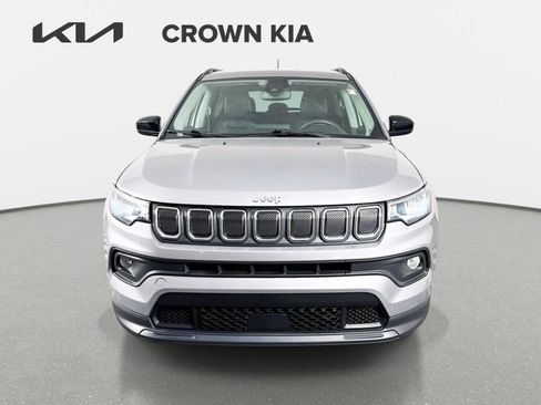 Used 2022 Jeep Compass Latitude FWD image 2