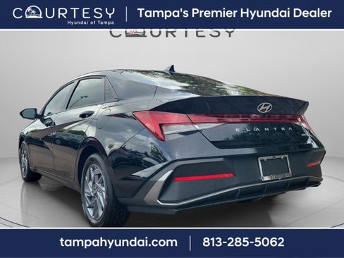 Certified 2025 Hyundai Elantra Blue image 2