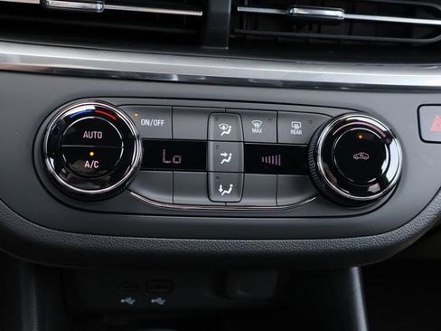 Certified 2024 Buick Envista Preferred w/ Convenience II Package FWD image 19