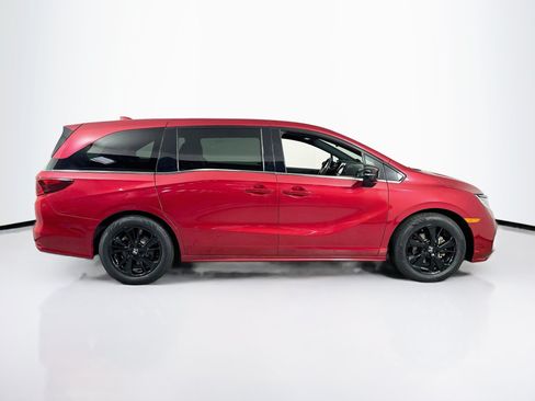 Used 2023 Honda Odyssey Sport image 4