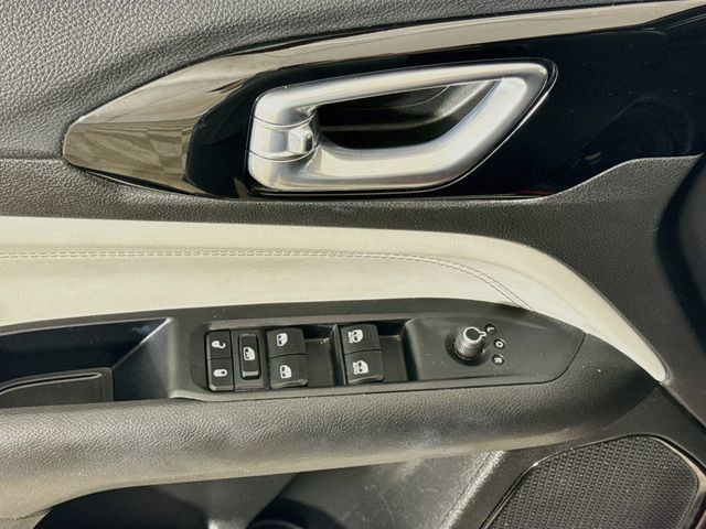 Used 2025 Jeep Compass Limited AWD/4WD image 17
