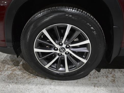 Used 2019 Toyota Highlander XLE AWD/4WD image 56
