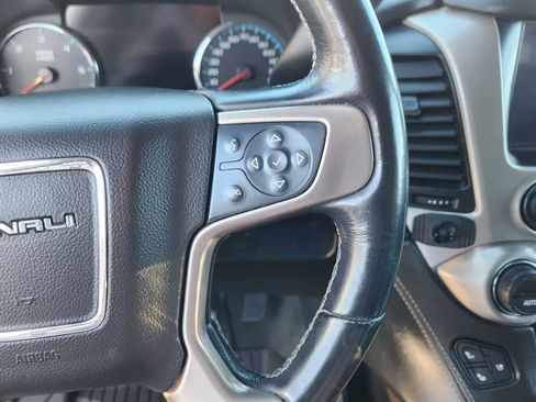 Used 2019 GMC Yukon XL Denali image 18