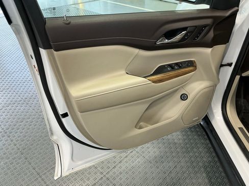 Used 2019 GMC Acadia Denali w/ Technology Package AWD/4WD image 36