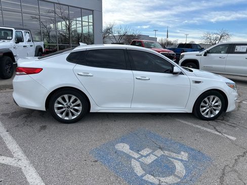 Used 2017 Kia Optima EX image 34